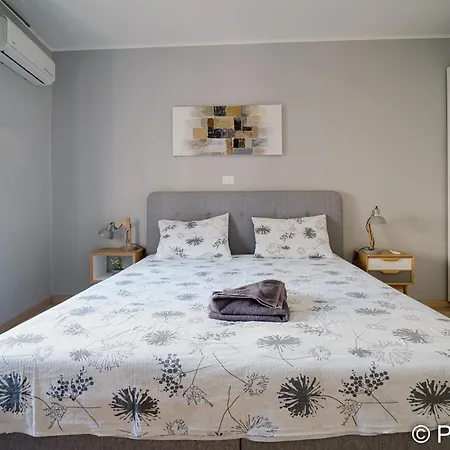 Piazza Foro With Free Parking Pula